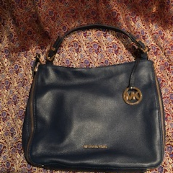 NWT Michael Kors Lrg Shldrbag Pebble Leather Navy